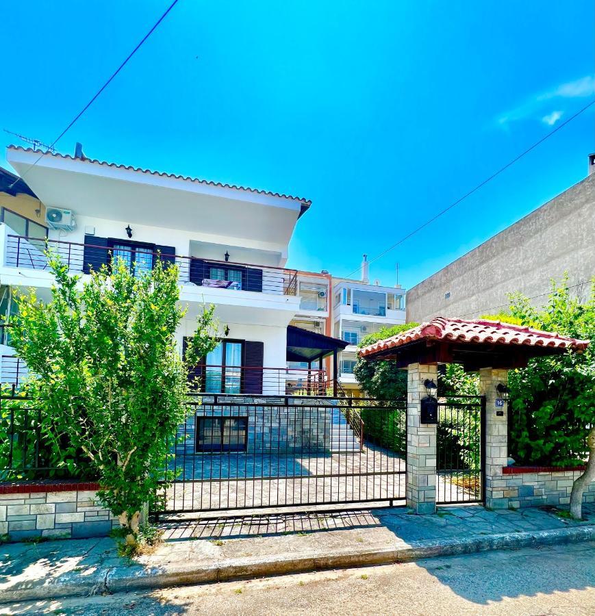 דירות ניאה מיכאניונה Athena Getaway מראה חיצוני תמונה